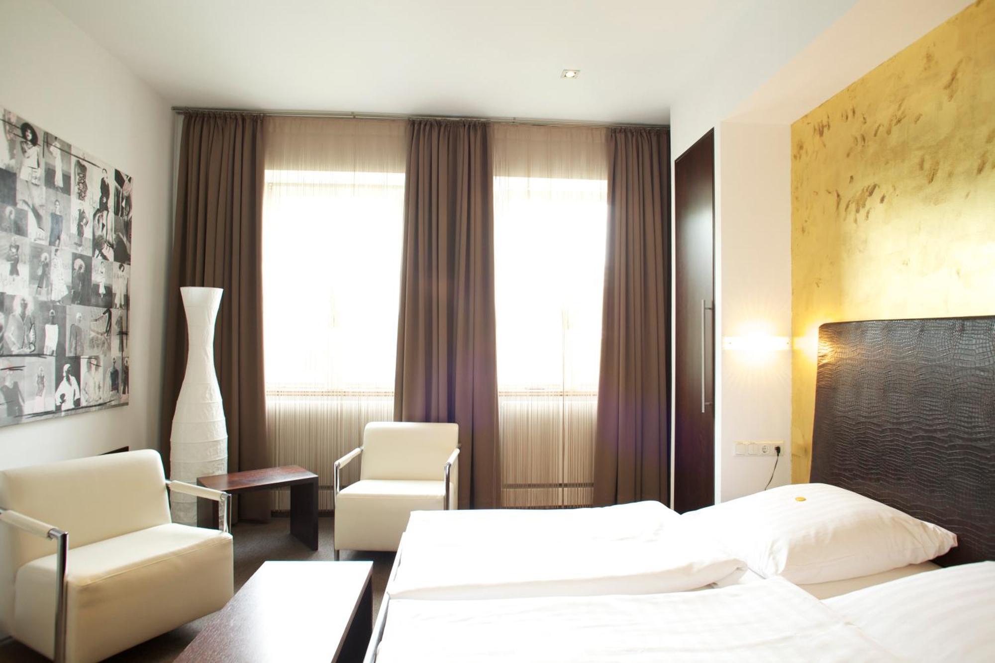 Hotel Zur Wartburg Rheda-Wiedenbrück Eksteriør billede