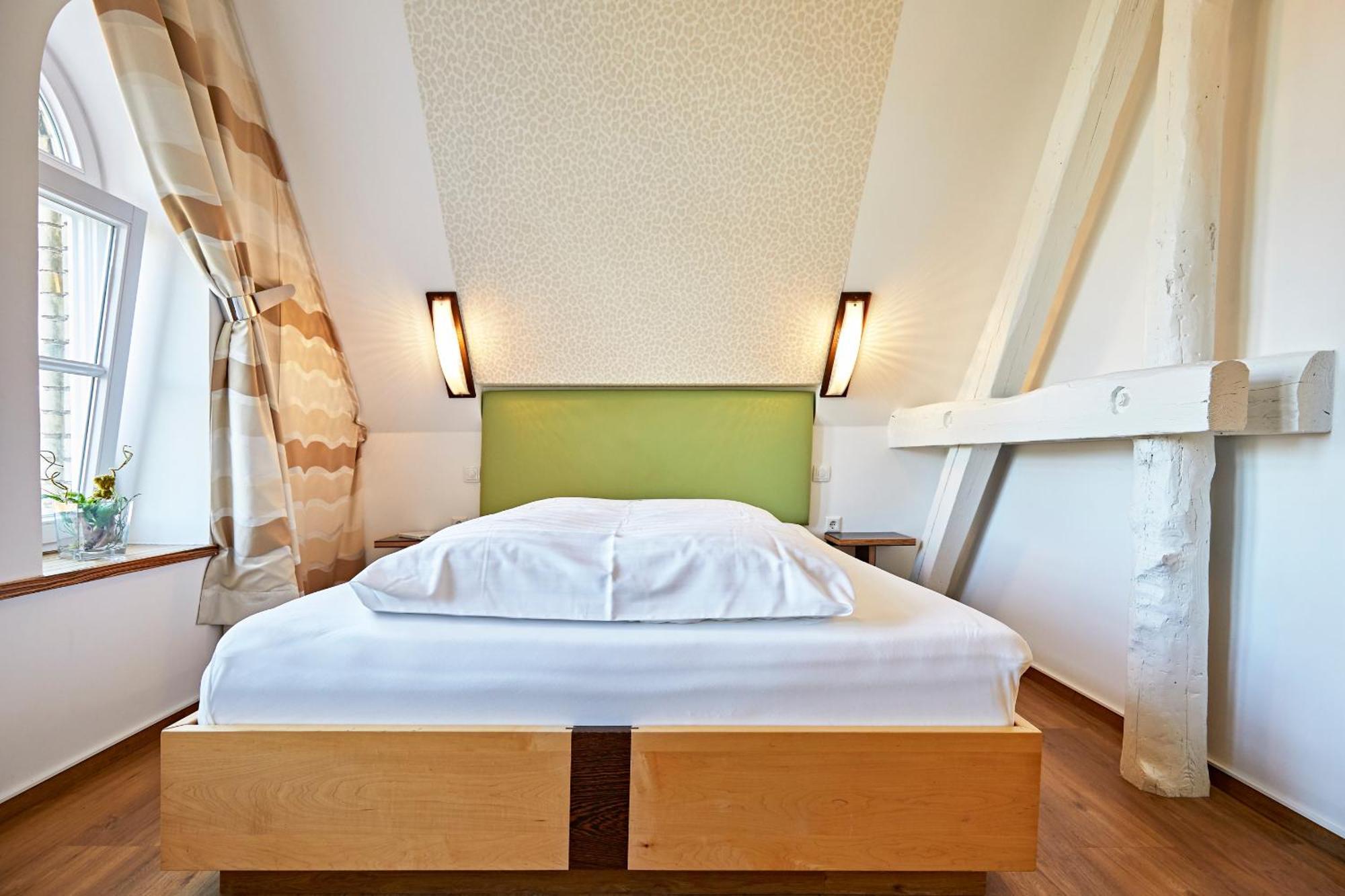 Hotel Zur Wartburg Rheda-Wiedenbrück Eksteriør billede
